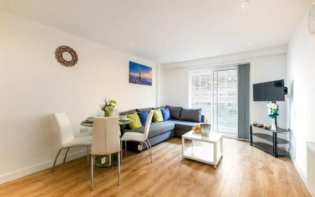 Skyvillion Tower Points - Tower Point Lovely apartment in Enfield London