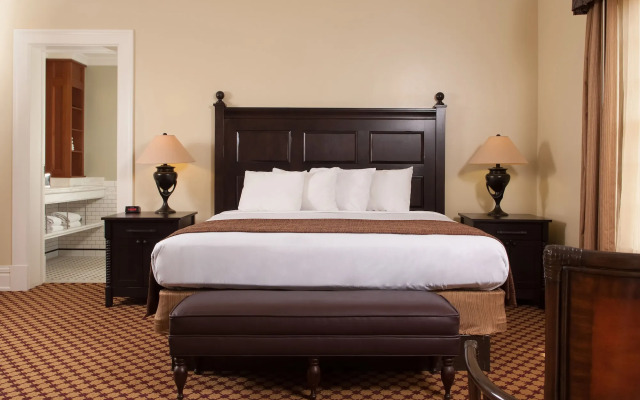 Lake Yellowstone Hotel & Cabins - Inside the Park