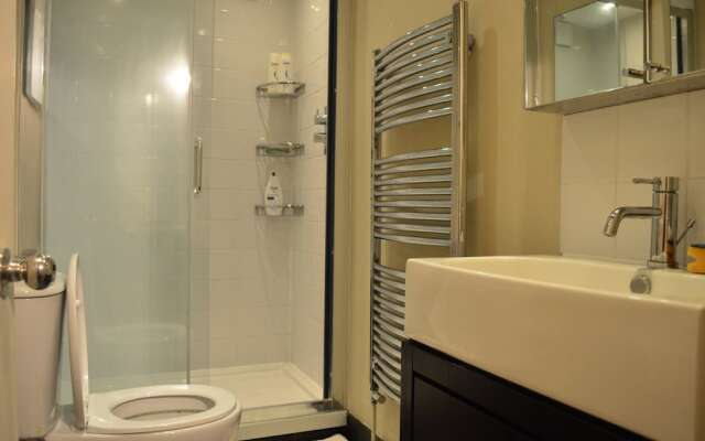 Stylish 2 Bedroom Apartment In London