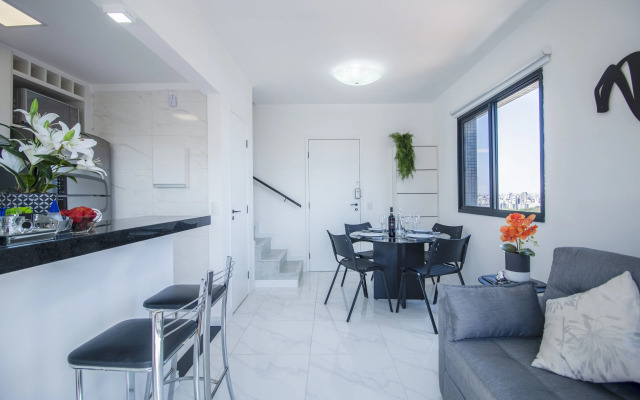Duplex em Pinheiros com Vista Incrível, Piscina, AC