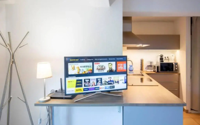 Forest flat / Terrasse-spa-bbq-10min à pieds de la plage