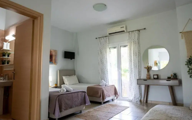 Tesys Studios & Apartments