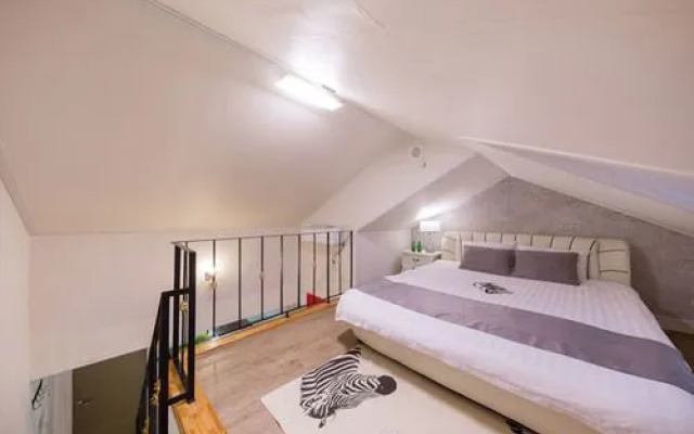 Nami Island Thira Pension