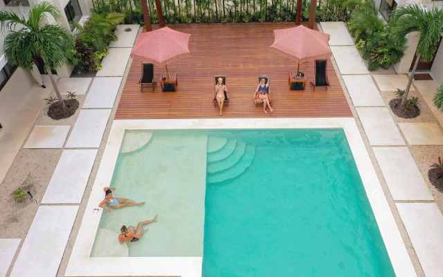 Blue Luxury Kukulkan