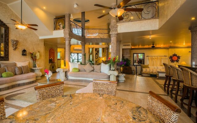 Spacious Cabo Villa Perfect for Large Groups: Villa Alegria