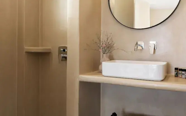 MAEVA Santorini Suites