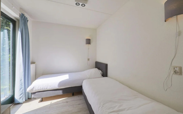 Comfortable Holiday Home With Fireplace Near the Beach