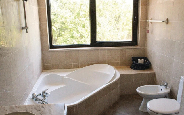 Stunning Home in Silves With Wifi and 4 Bedrooms