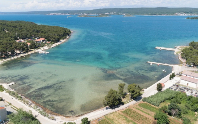 Seaview Apartment in Pasman A1