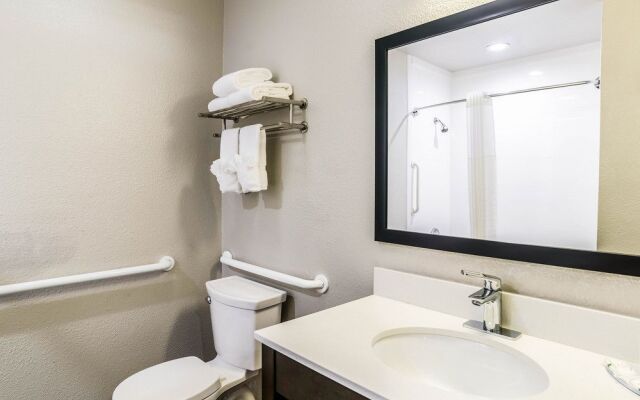 La Quinta Inn & Suites Westminster Promenade