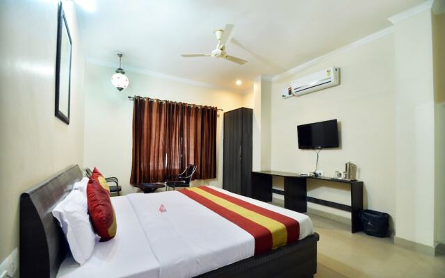 OYO 7676 Golden Sunrise Inn