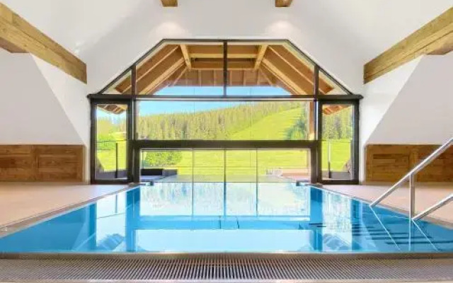 Schwarzenbach - Apartments & Rooftop Pool