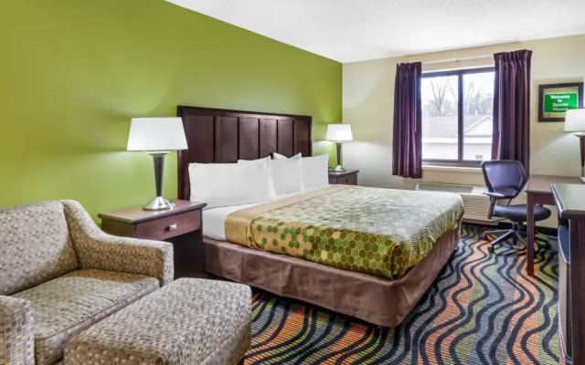 Econo Lodge Inn & Suites Oconto