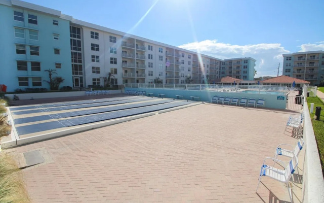 Sea Coast Gardens III 109