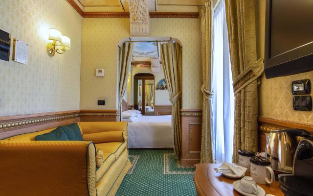 River Palace Hotel