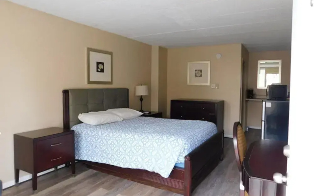 APM Inn & Suites