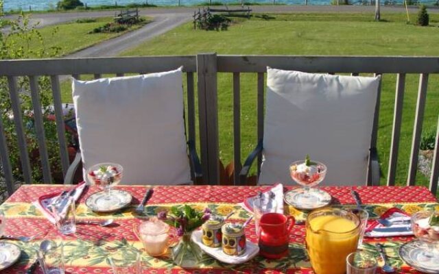 Moonlight on the Lake Bed and Breakfast