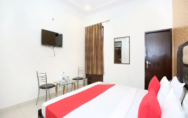 OYO 13102 Hotel Adarsh