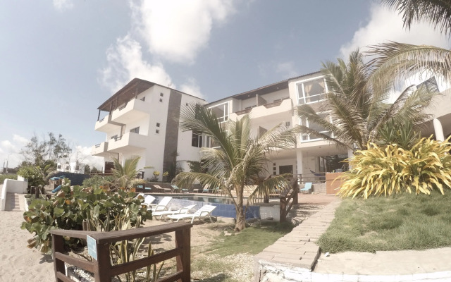 Sanctuary Puerto Cayo Lodge