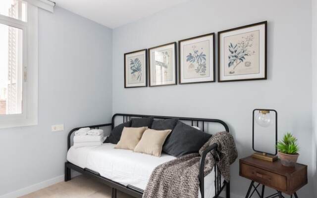 Lovely 2-bed Penthouse in the Lovely Gràcia