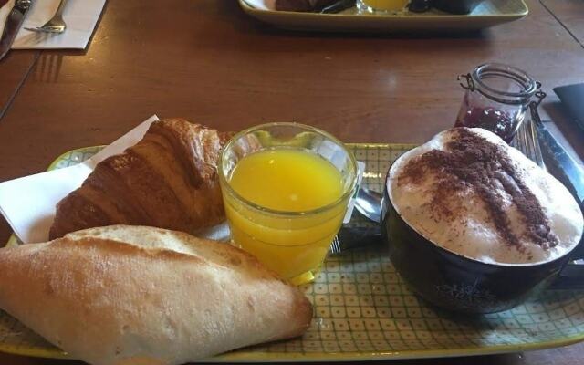 Balungi Bungalows And Restaurent