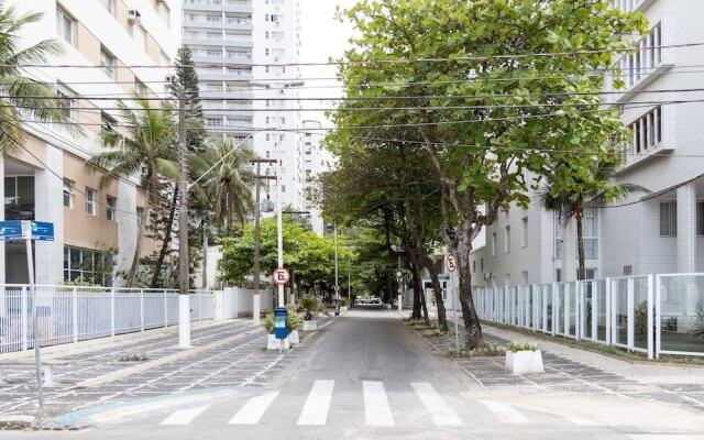pequeno e aconchegante meia quadra da praia