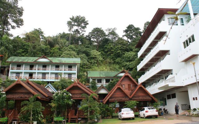 Mam Kai Bae Beach Resort