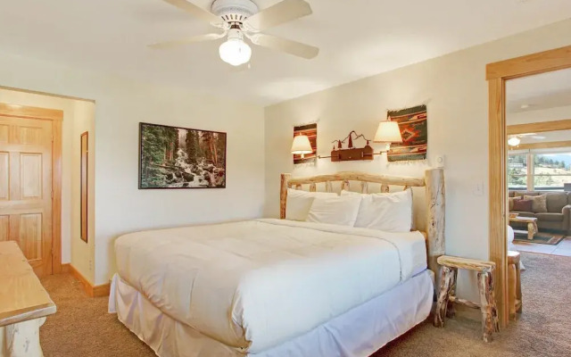 Ptarmigan Mountain 202 3 Bedroom Condo by RedAwning