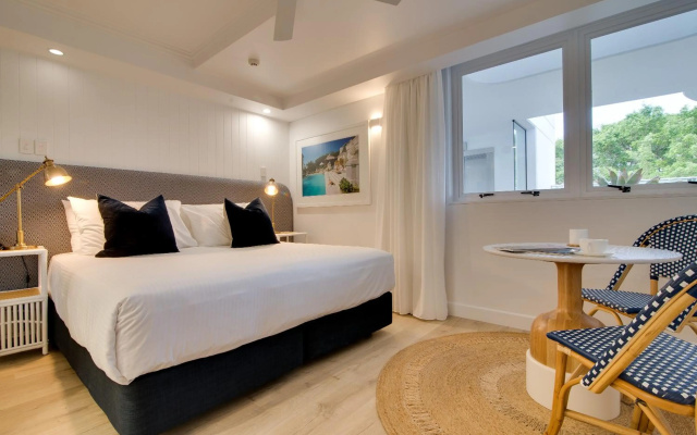 Tingirana Noosa – Guest Rooms – Hastings Street