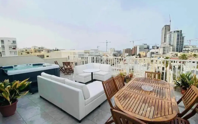 Casa Leon Malta