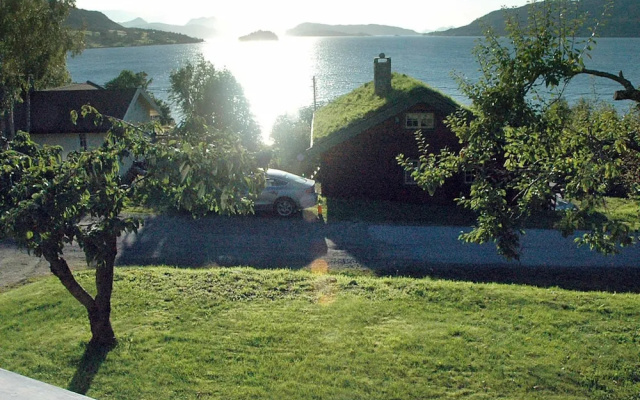Three-Bedroom Holiday home in Åfarnes