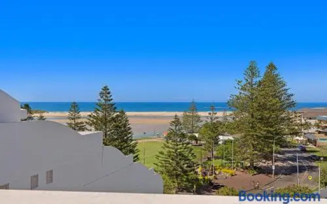 Coast Luxury Apartment 21