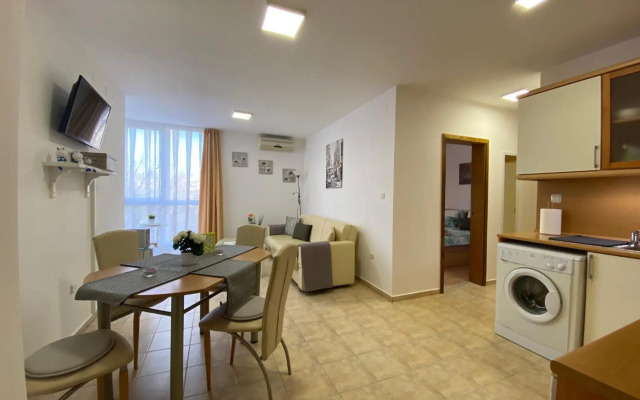 One Bedroom Apartment Anita Pool View А25