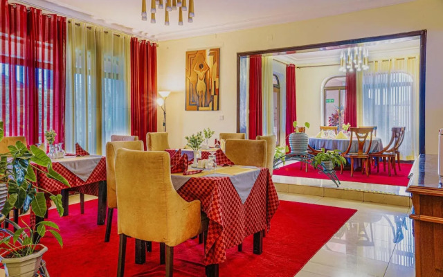 EZRA BOUTIQUE HOTEL by The Weekender