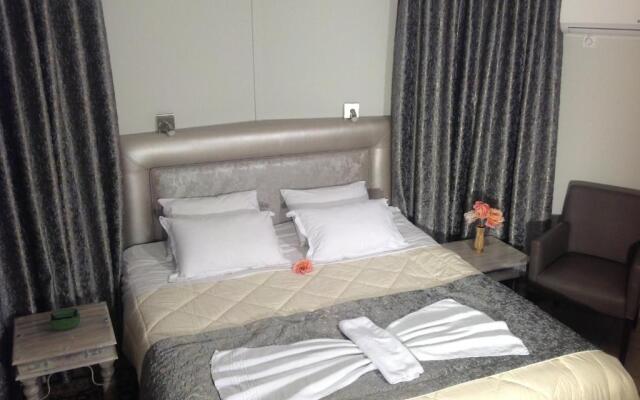 Chrissa Camping Rooms & Bungalows