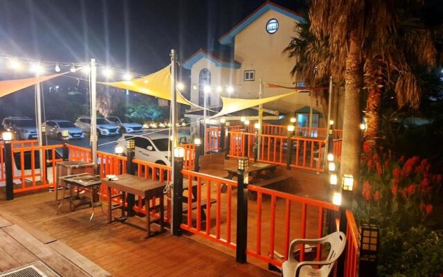 Morning Beach Pension