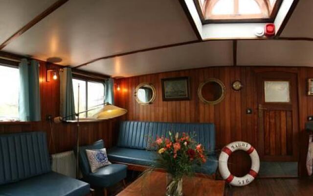 Boat Opoe Sientje