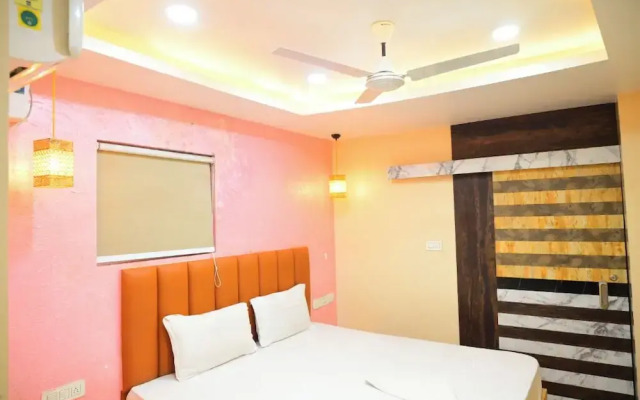 DhamStay Hotel Santosh Inn Near Temple