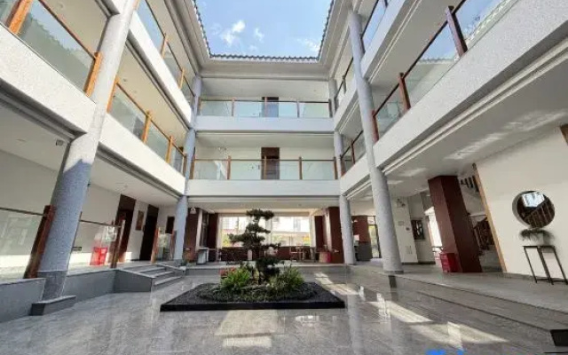Yinxin Heyuan Hotel (Xie'e Ancient Town)