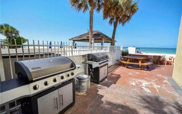 Las Brisas 504 - Three Bedroom Condo