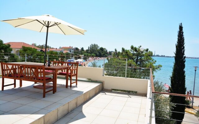 Charming Apartment in Vrsi Mulo, Great Place in Dalmatia for Family Vacation