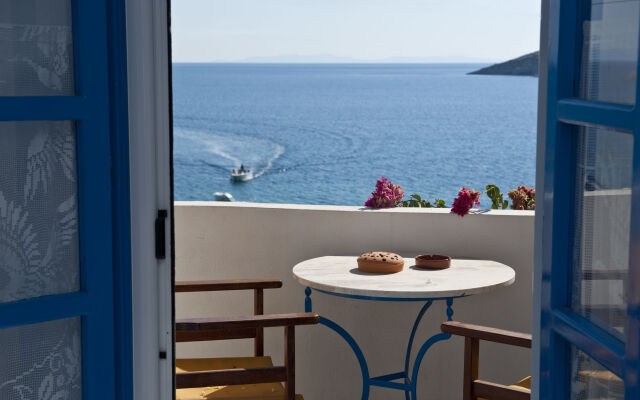 Blue Dolphin Antiparos Villas and Suites