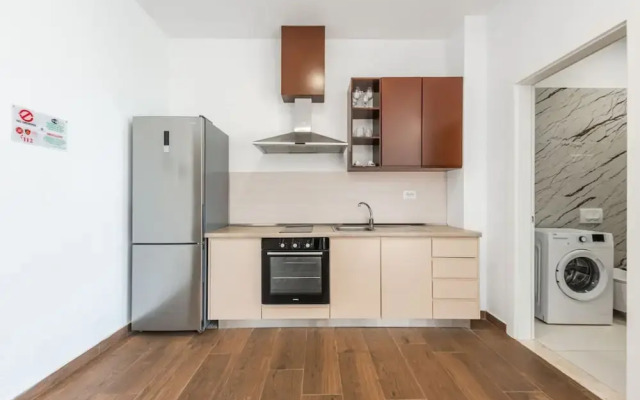 Spacious Apartment by the Beach - Tulipani