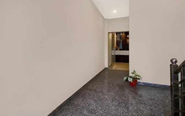 Itsy Hotels Om Pushp Residency