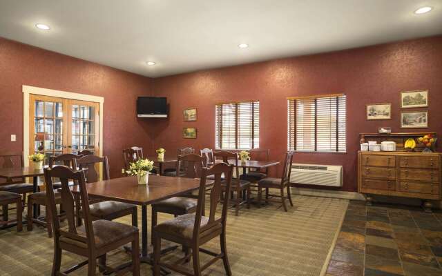 Super 8 By Wyndham Troy