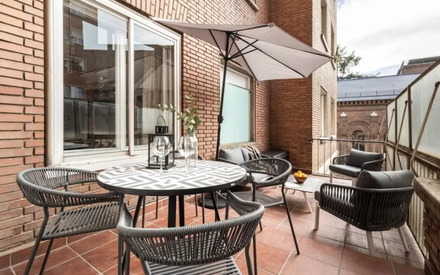 Real - 3 Bedroom and Terrace in Almagro