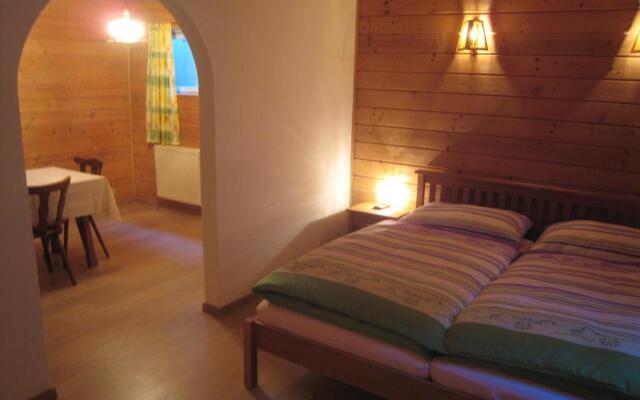 Ski-in / Ski-out Chalet Kriekels by Alpen Apartments