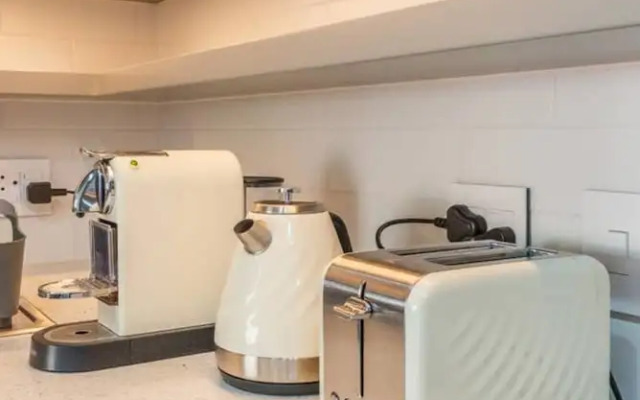 Stylish 2 Bedroom Luxury Apartment In Gardens