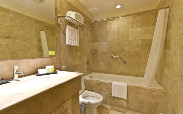 Crown Regency Suites & Residences - Mactan