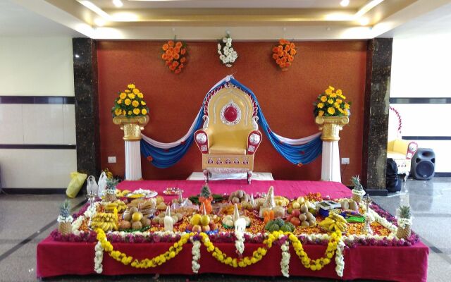 Hotel Raj Vista - Suites & Convention